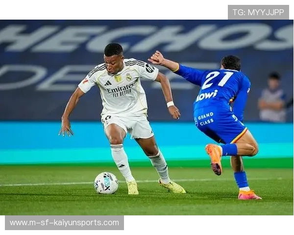 姆巴佩禁区内冷静推射破门，巴黎圣日耳曼效率拉满